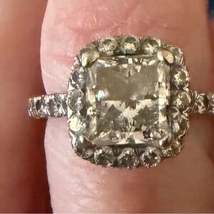 Elegant Silver Diamond Ring